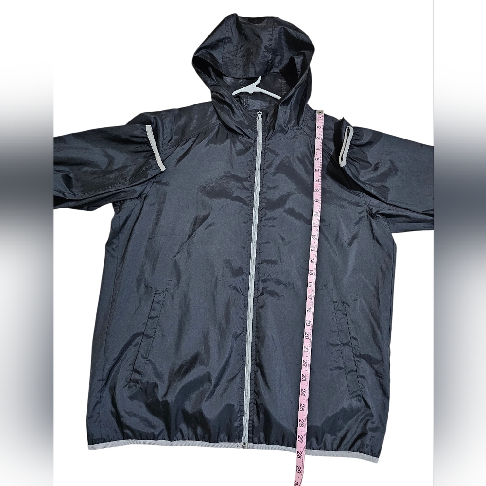 UNIQLO Japan 2009 Black Nylon Hooded Windbreaker Men’s Large Vintage Tech Prep - Picture 6 of 6